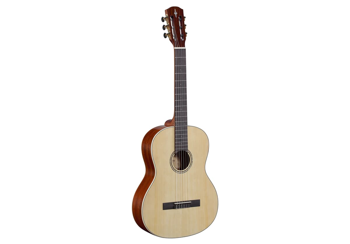 Alvarez Regent RC26 4/4 Classical Guitar
