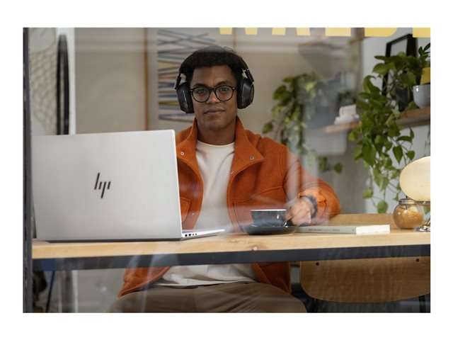 HP OmniBook 7 AI 17-dc0001nn
